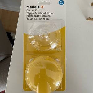 Medela Contact Nipple Shields with Case